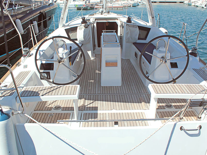 Beneteau Oceanis 38.1