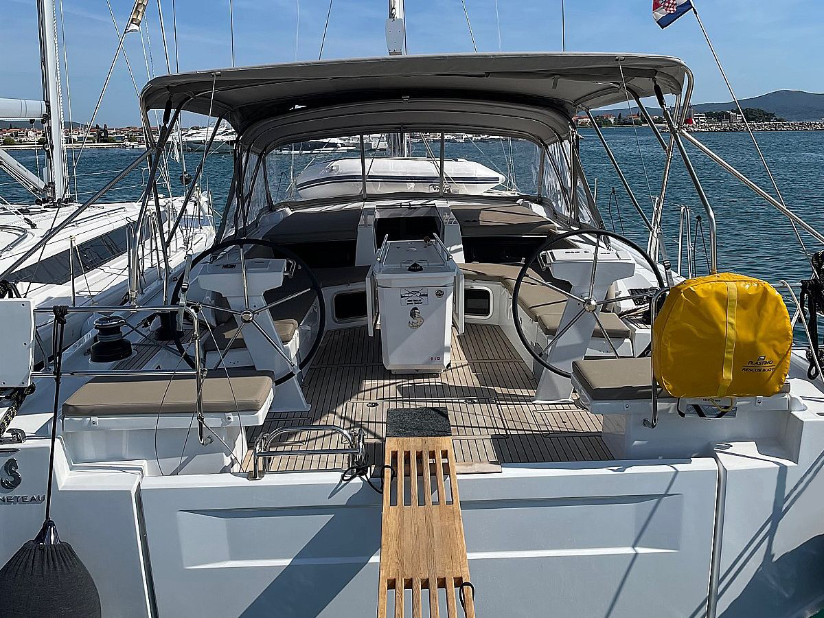 Beneteau Oceanis 51.1